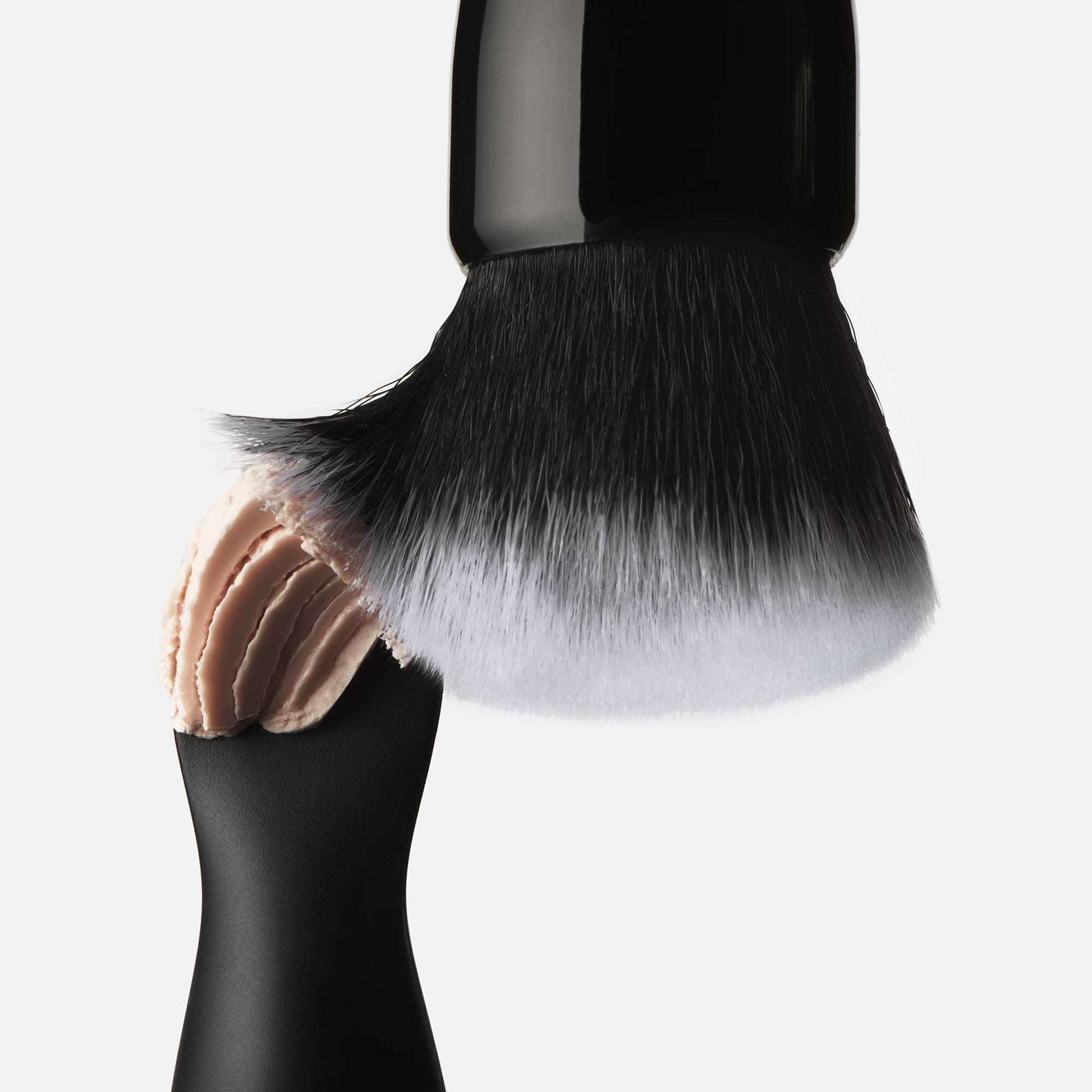 putty-primer-brush-and-applicator-e1 040523_SL_PuttyApplicator_0025_FINAL_RGB_IGF.jpg