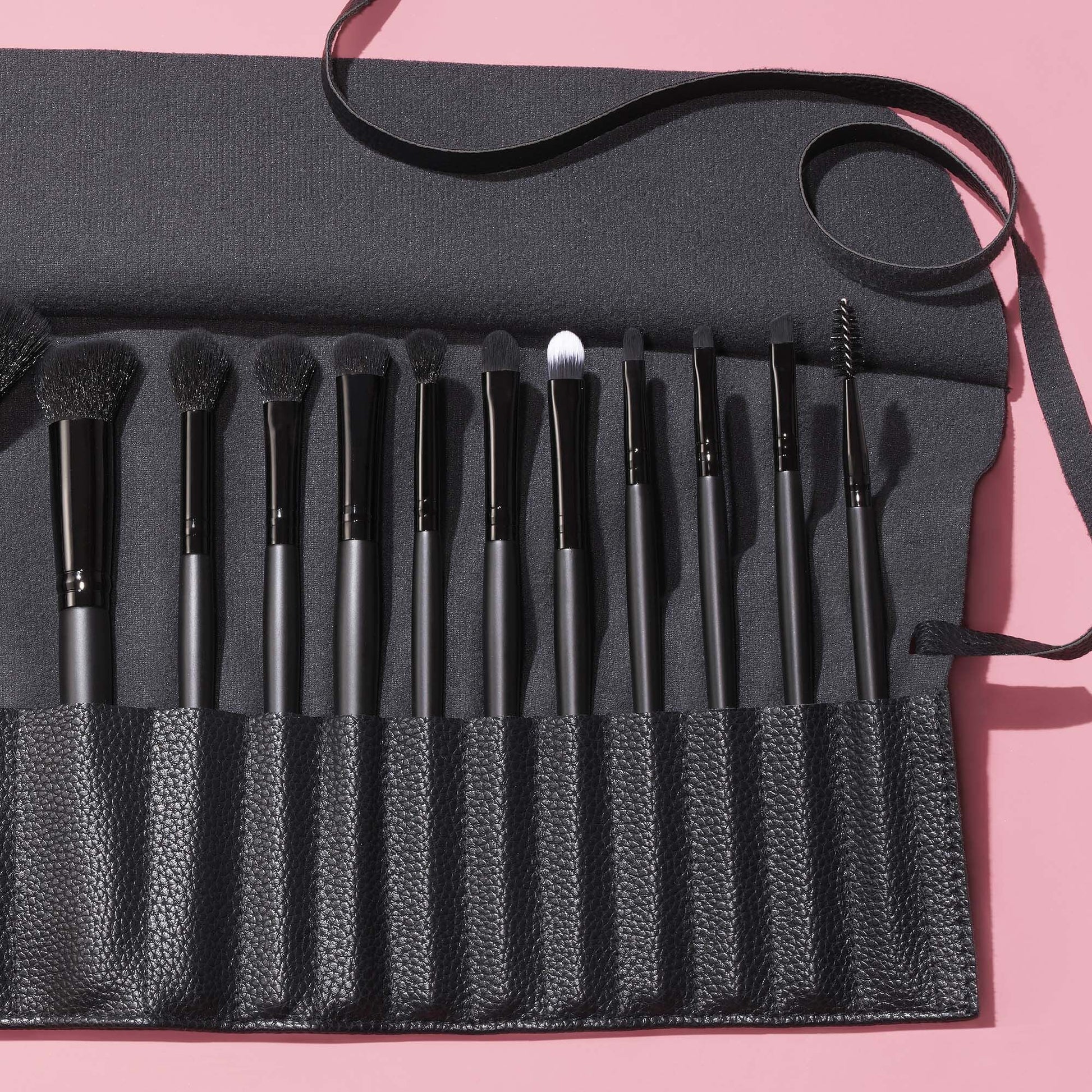 17-piece-ultimate-makeup-brush-set-and-travel-roll-t3 042423_UltBrushSet_V2_Main-2_IGF_carousel2.jpg