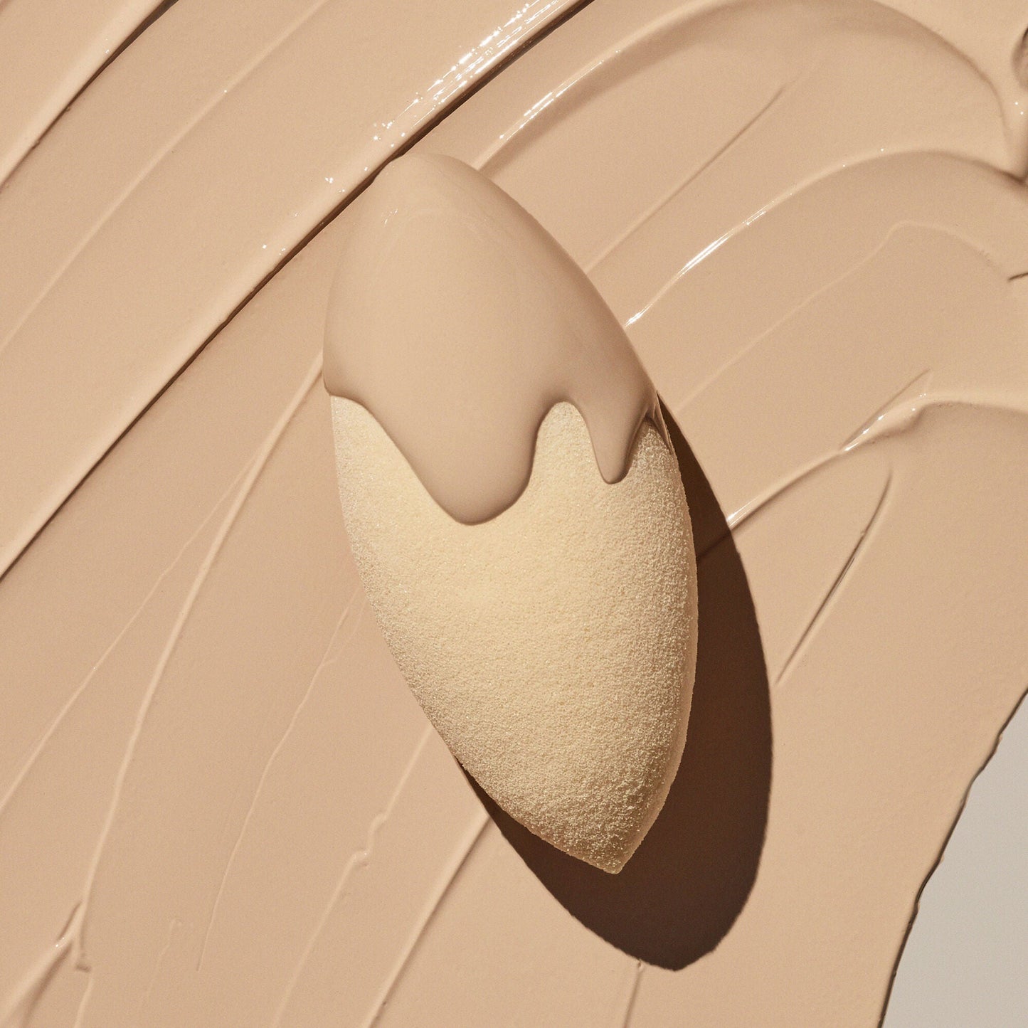 camo-concealer-sponge-a7 07312020_CamoSponge_009_IGF.jpg