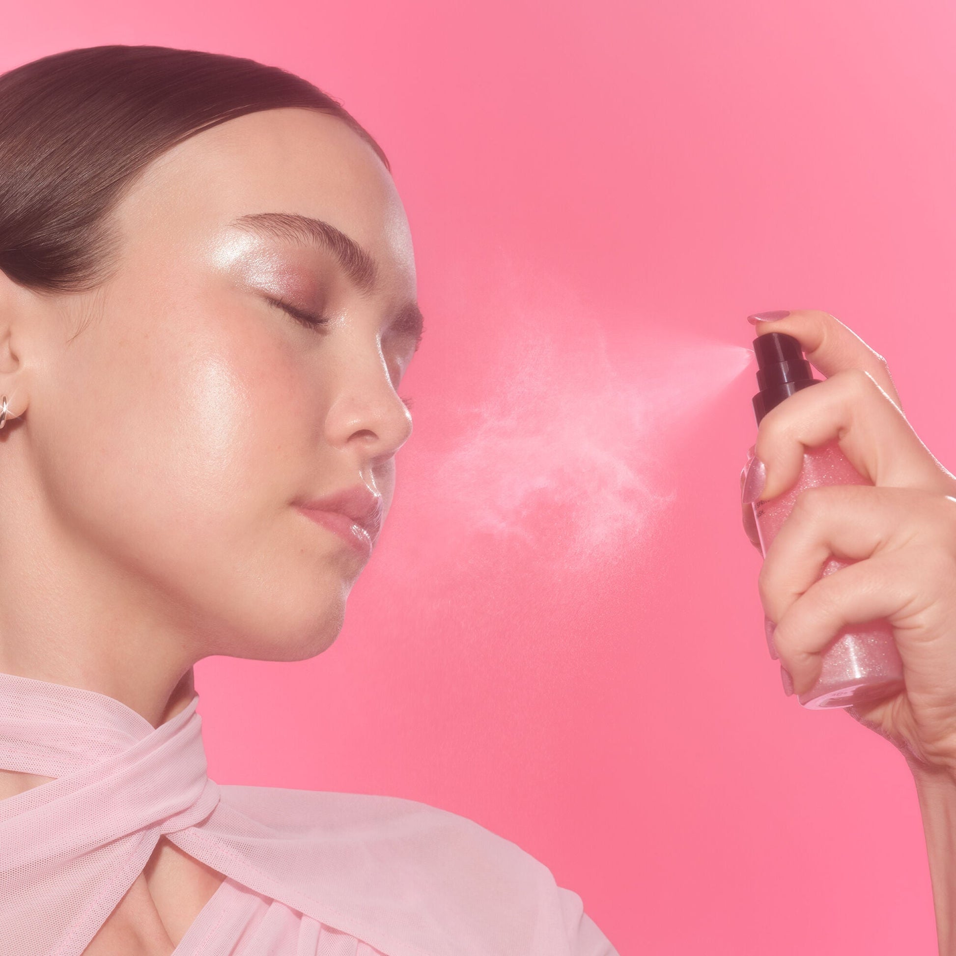 power-grip-rose-setting-spray-r5 102225_Haley_PG_Pink_App_038_v3_RGB_IGF_afa202e0-e395-4ab2-8641-8545bdabb8f6.jpg