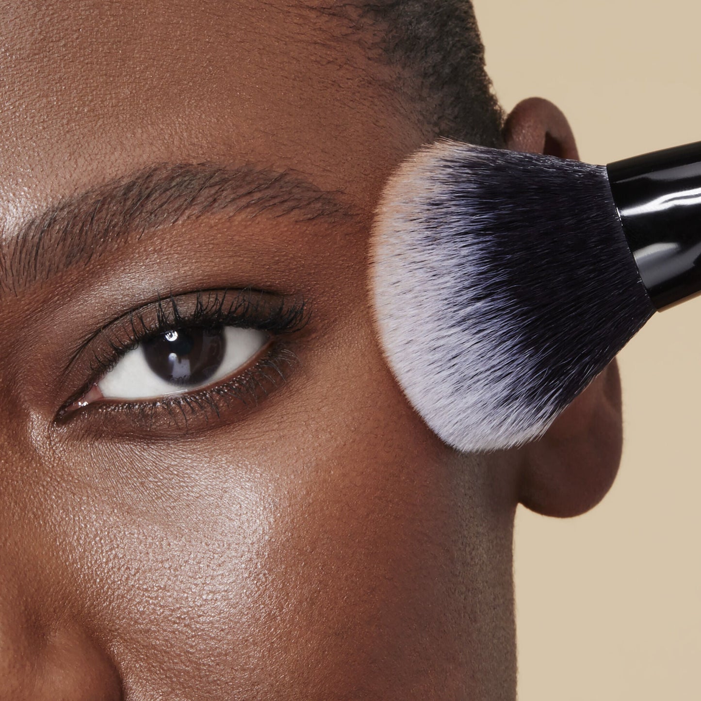 cream-and-powder-face-brush-l4 85352_CREAM_POWDER_FACE_BRUSH_DJ_0197.jpg